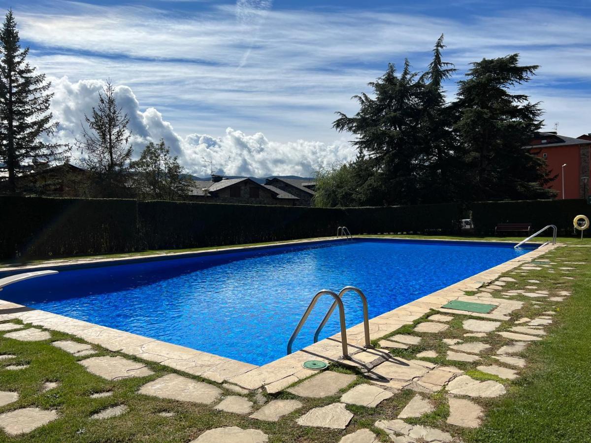 Piso Puigcerda Vistas Y Piscina Puigcerdà Exterior foto
